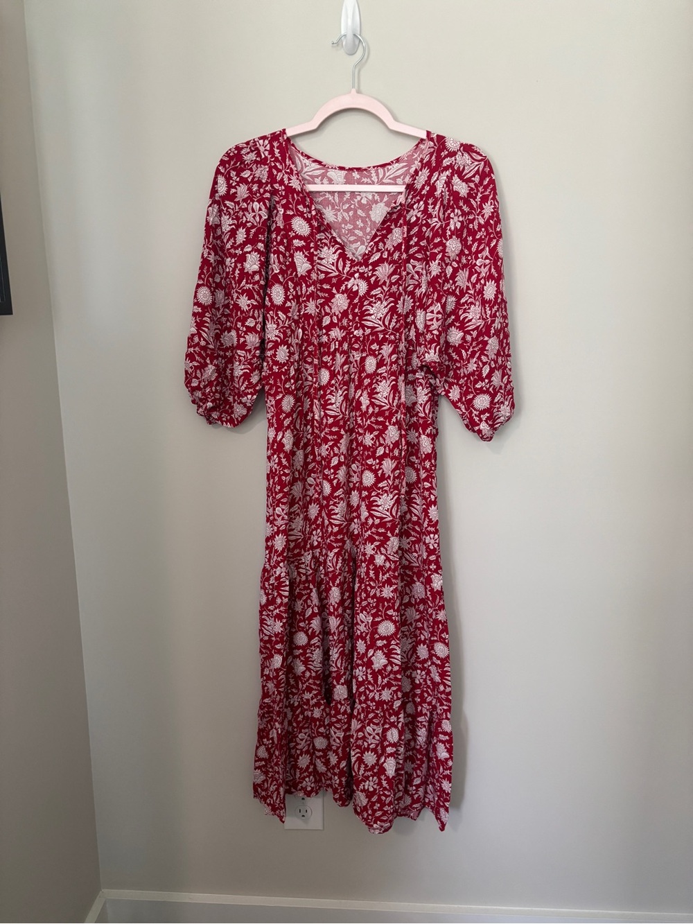 Source Unknown NWOT Floral V-Neck Midi Dress in Red and White Size M -